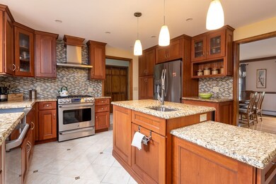 16 Dogwood Cir, Holden, MA 01520 - photo 2