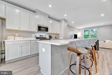 7204 Clagett Dr, Landover, MD 20785 - photo 2