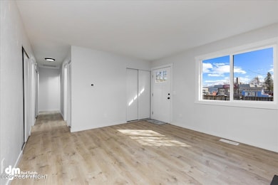 05-Living Room-DW-1763