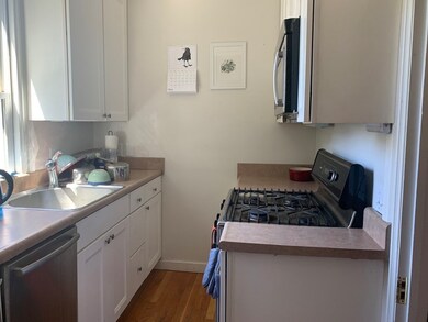 69 Walnut St unit 2, Somerville, MA 02143 - photo 4