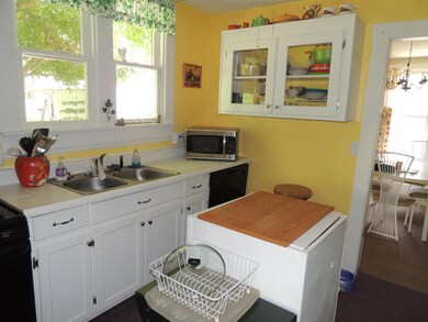 426 N Orchard St, Logan, OH 43138 - photo 6