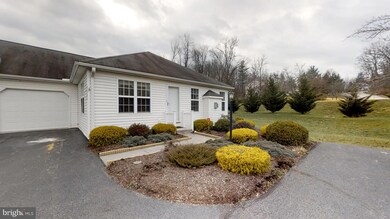 2804 Meadow Dr unit 2B, Gettysburg, PA 17325 - photo 2