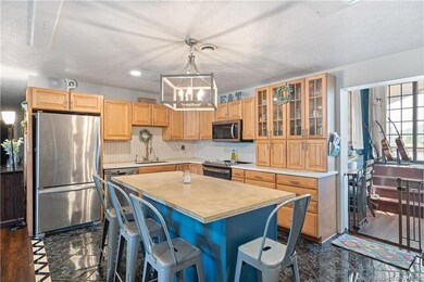 UPDATED KITCHEN!