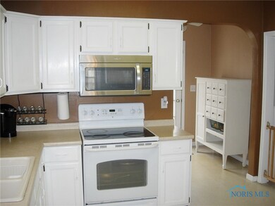 3939 Grantley Rd, Toledo, OH 43613 - photo 4