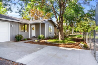 731 SW I St, Grants Pass, OR 97526 - photo 3