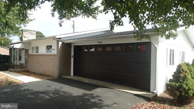 806 S Washington St, Greencastle, PA 17225 - photo 4