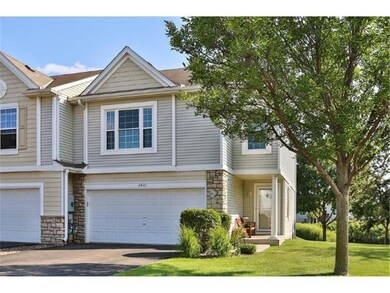 End unit located in a convenient Apple Valley loca