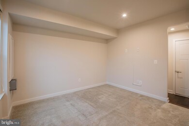 724 Sky Bridge Dr, Upper Marlboro, MD 20774 - photo 4