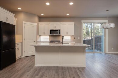 60471 Hedgewood Ln, Bend, OR 97702 - photo 4