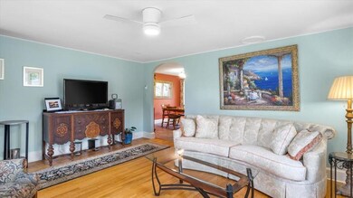 3 Waverly St, Essex Junction, VT 05452 - photo 3