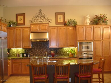 fabulous spacious kitchen