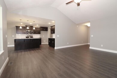 1668FeatherCrest05