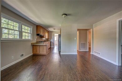 1401 Beverly Ave, Shelby, NC 28152 - photo 7