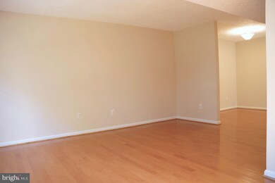 14021D Grumble Jones Ct, Centreville, VA 20121 - photo 4