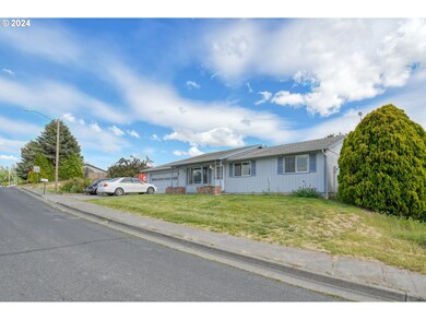 602 SW Nye Ave, Pendleton, OR 97801 - photo 2