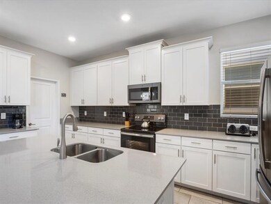 Kitchen with modern finishes
