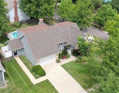 812 E 120 St, Kansas City, MO 64146 - photo 2