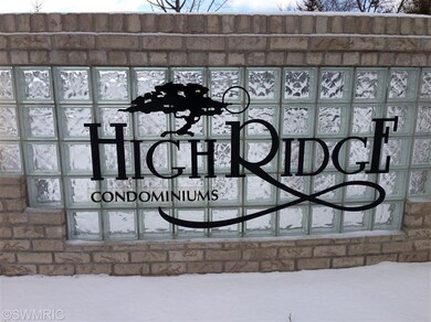 2500 Highridge Hills Ln SE unit 85, Grand Rapids, MI 49546 - photo 2