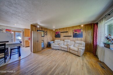 954 Oak Ave-12