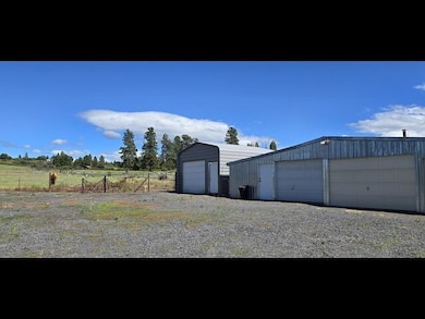 37217 Agency Lake Loop Rd, Chiloquin, OR 97624 - photo 7