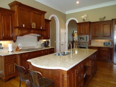 641 N Rivoli Farms Dr unit 24, Macon, GA 31210 - photo 4