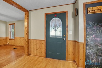 708 Clinton Ct, Findlay, OH 45840 - photo 2