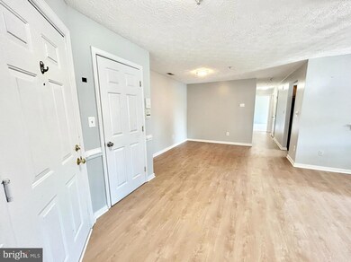2406 Forest Edge Ct unit 202, Odenton, MD 21113 - photo 3
