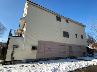 231 Regis Dr, Staten Island, NY 10314 - photo 3