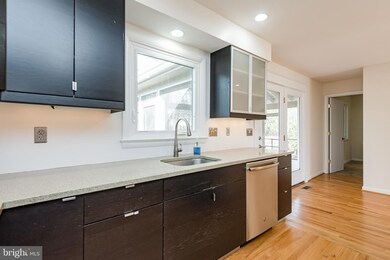 102 Lake View Dr, Annapolis, MD 21403 - photo 7