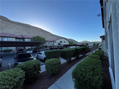 1st Floor Condo with Amazing Mountain Views