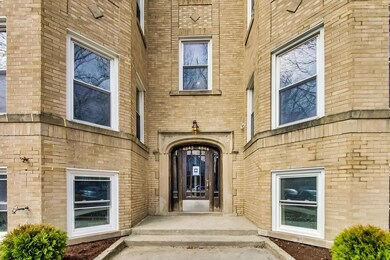 4844 N Hoyne Ave unit 2N, Chicago, IL 60625 - photo 2