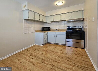 335 E Lancaster Ave unit D24, Downingtown, PA 19335 - photo 3