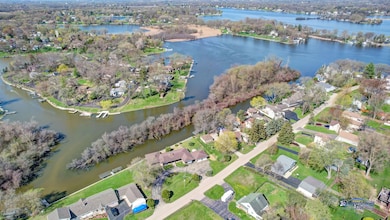 35116 N Lake Matthews Trail, Grant Township, IL 60041 - photo 7