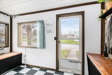 406 W Lincoln St, Nappanee, IN 46550 - photo 3