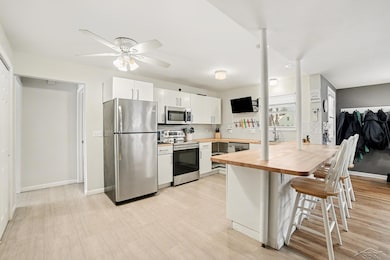 621 Lockwood St, Chesaning, MI 48616 - photo 5