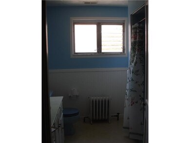 Full Bath. Second  floor bathroom