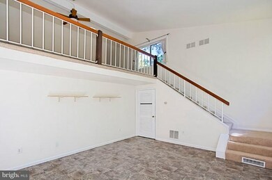 5333 Southport Ln, Fairfax, VA 22032 - photo 4