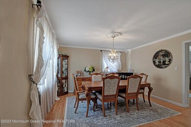 06-DINING ROOM