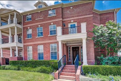 An updated townhome in The Woodlands East Shore