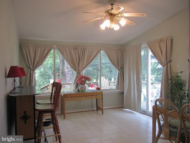 1829 Thornton Ridge Rd, Towson, MD 21204 - photo 4