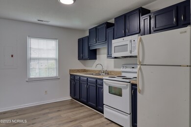 2318 Indian Dr unit B4, Jacksonville, NC 28546 - photo 7