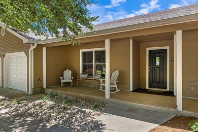 105 Edgewood Dr, Fredericksburg, TX 78624 - photo 4