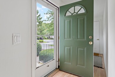 9 Friendship Ct, Mashpee, MA 02649 - photo 3