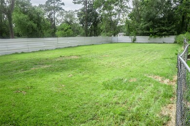 9305 Sherbourne St, Houston, TX 77016 - photo 5