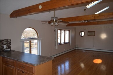 24 Loring Rd unit 2nd fl, Warwick, RI 02889 - photo 4