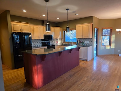 unlisted-address, Sioux Falls, SD 57105 - photo 7