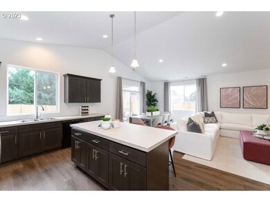 1537 Millican Creek St, Lafayette, OR 97111 - photo 4