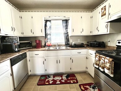 118 Oak Tree Dr, Oak Grove, KY 42262 - photo 5