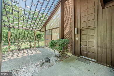 5301 Lightning View Rd, Columbia, MD 21045 - photo 3