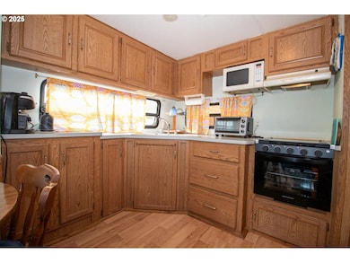 83 Manzanita Way, Florence, OR 97439 - photo 4